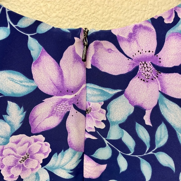 ⚡️FLASH SALE⚡️VINTAGE Silky Purple Floral Dress - Picture 4 of 5